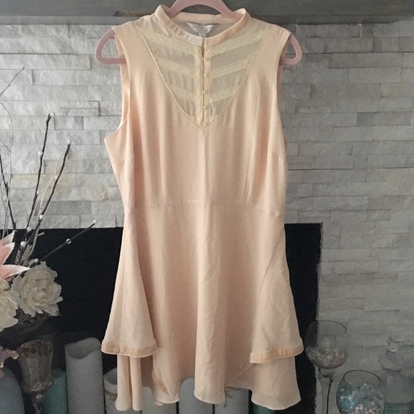 LC Lauren Conrad Dresses & Skirts - LAUREN CONRAD RUNWAY LIMITED EDITION PEACH DRESS